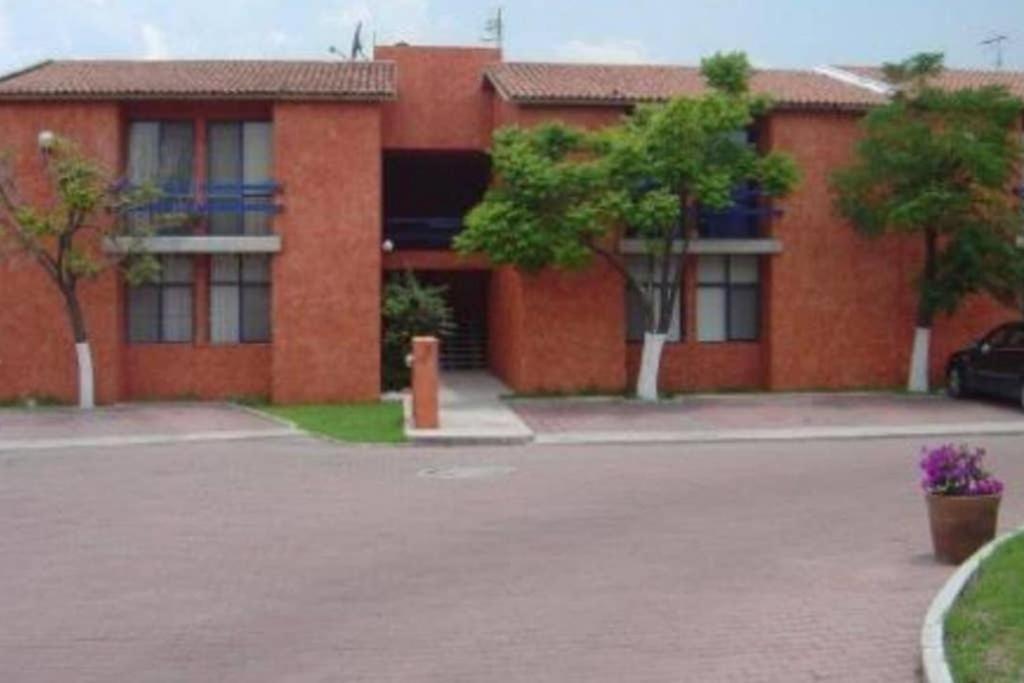Amplia Suite Alberca Av Bernardo Quintana 12D Mendiola 외부 사진